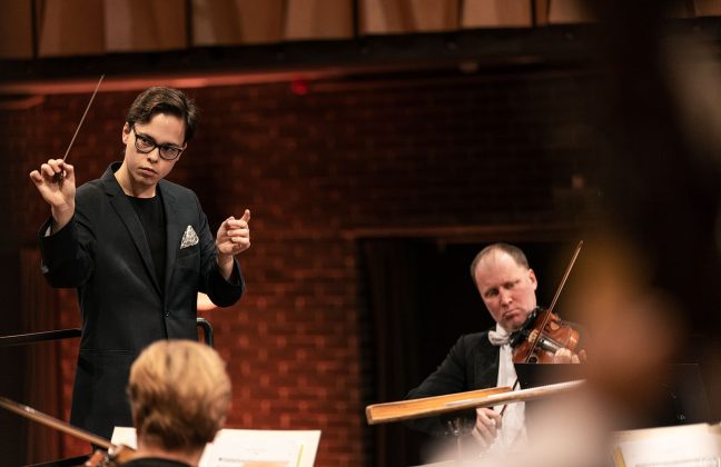 DEUTSCHE WELLE: Tarmo Peltokoski conducts the Latvian National Symphony Orchestra